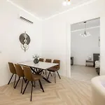 Classy & Cozy Dream Home In The Center Of Budapest
